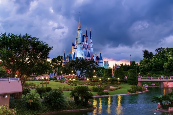 Disney world reduced opening hours
