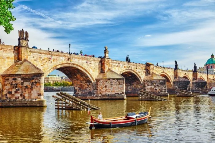 Most romantic places to visit in italy