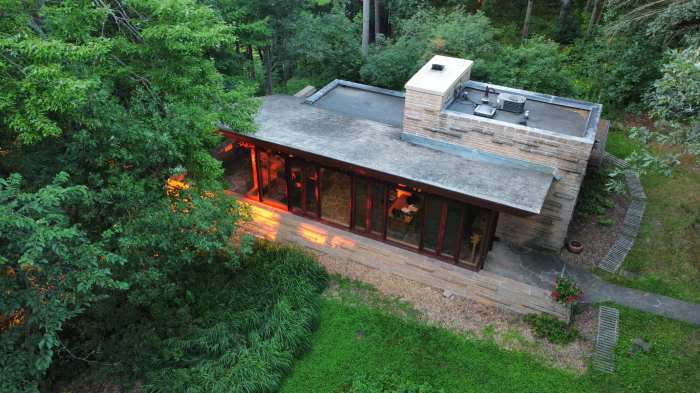 Rent frank lloyd wright seth peterson cottage wisconsin