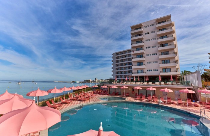 Hotels resorts vacation rentals best airbnbs in