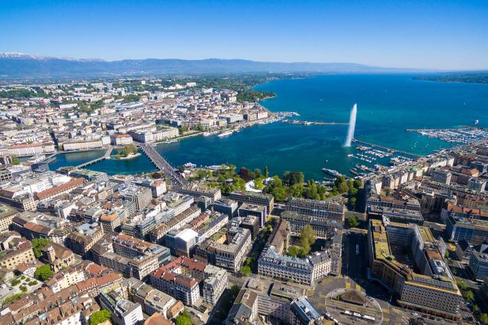 Geneva visitors free gift cards