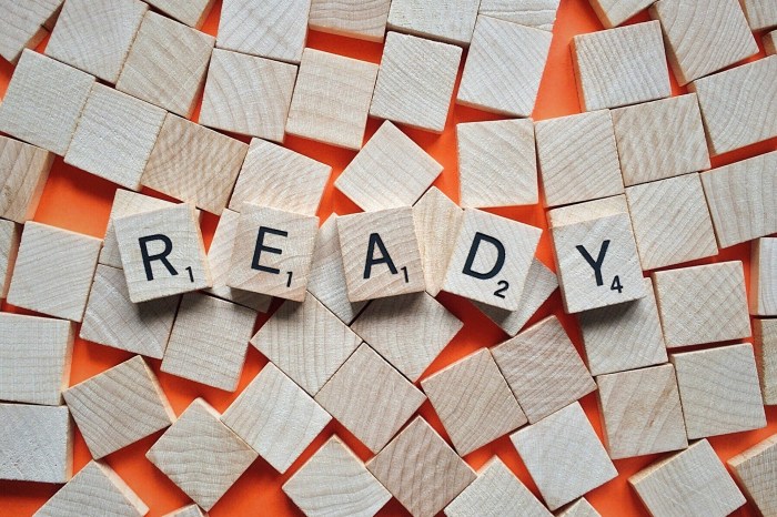 Ready monday years winner lens contest