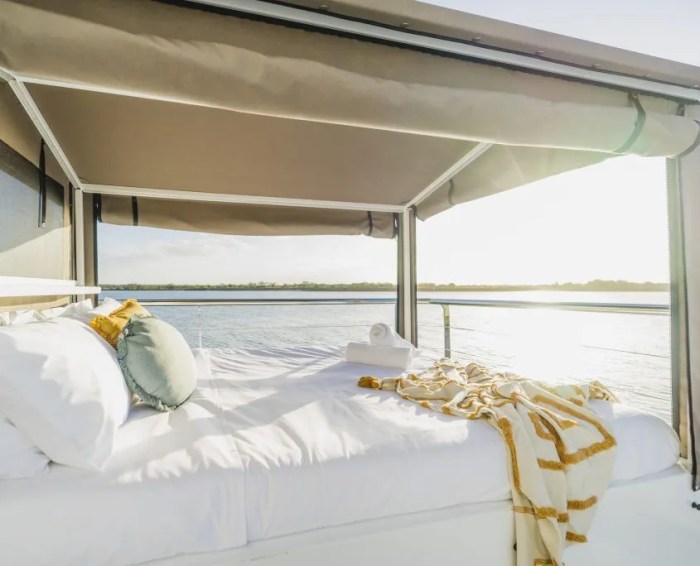 Great barrier reef glamping