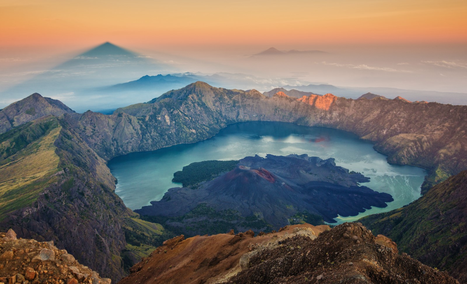 Ascending the Sacred Peaks: Your Ultimate Guide to Visiting Mount Rinjani