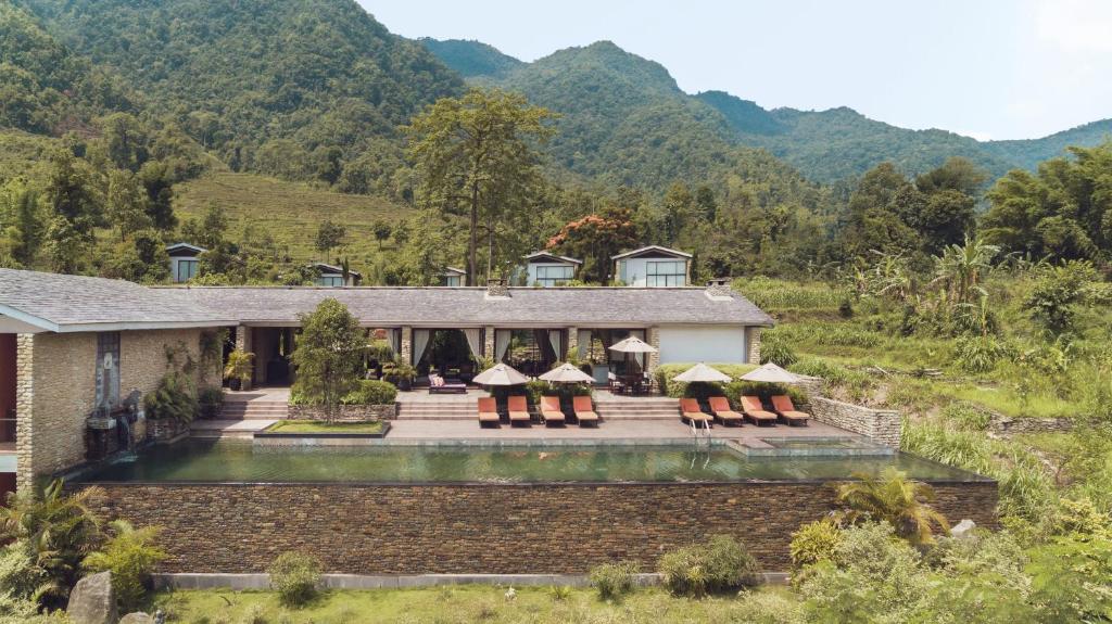Himalayan Serenity: Unveiling the Allure of Luxury Travel in the Roof of the World